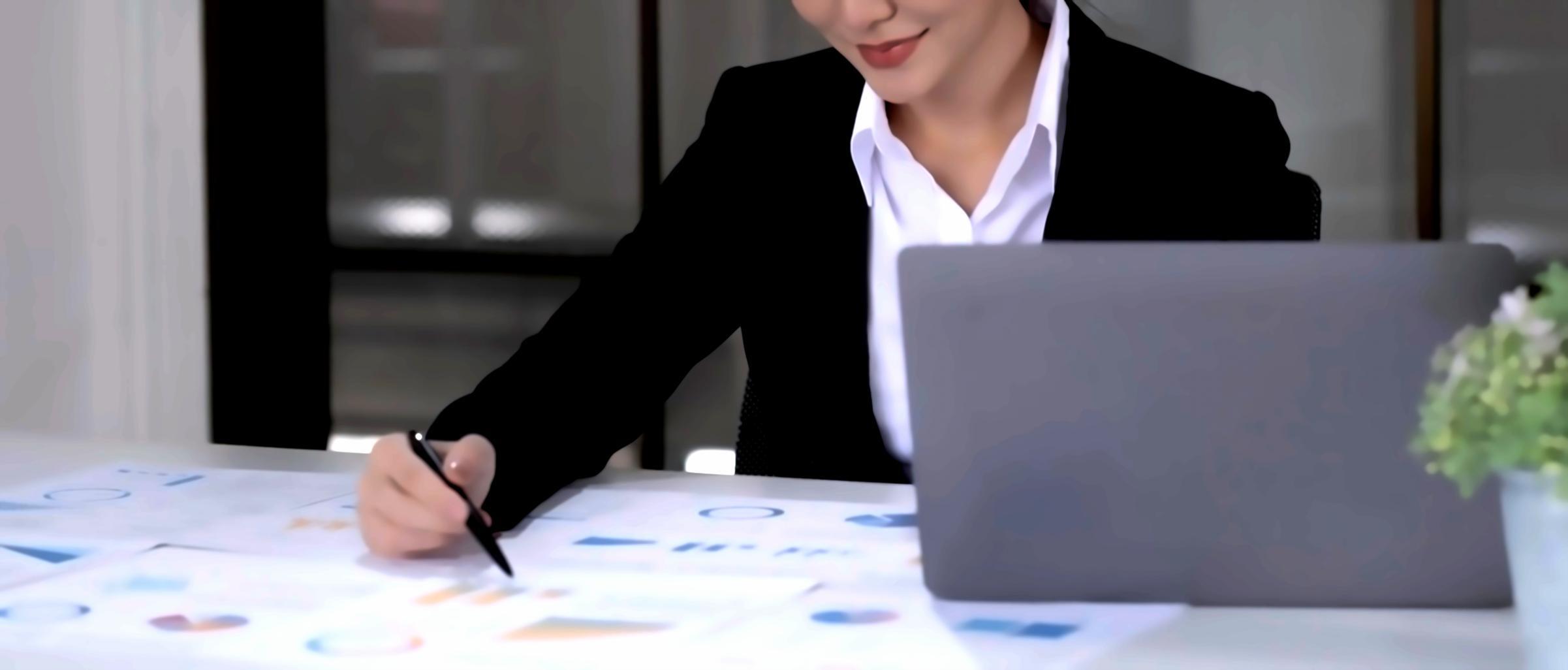 Interaktive Lernmaterialien auf der Sythospery-Plattform mit SEO-Strategien für E-Commerce